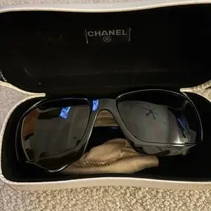 CHANEL | Accessories | Chanel Mother Of Pearl 576h Black  display picture 3